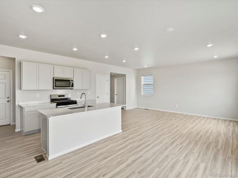Furnished interior view inside a new home in Lake Bluff, Greeley (Image 8).