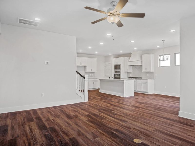 Spacious, unfurnished interior of a new home in Calista Farms, White House (Image 21).