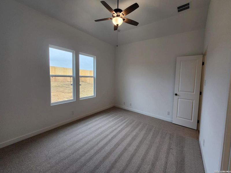 Spacious, unfurnished interior of a new home in Arcadia Ridge, San Antonio (Image 24).