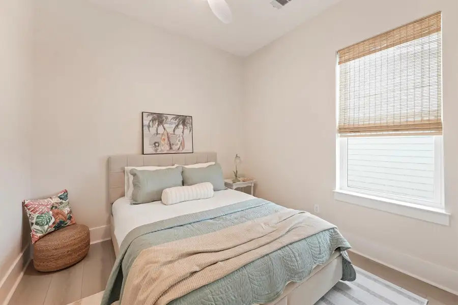 Image 12 of a home in . Image 12 of a home in .