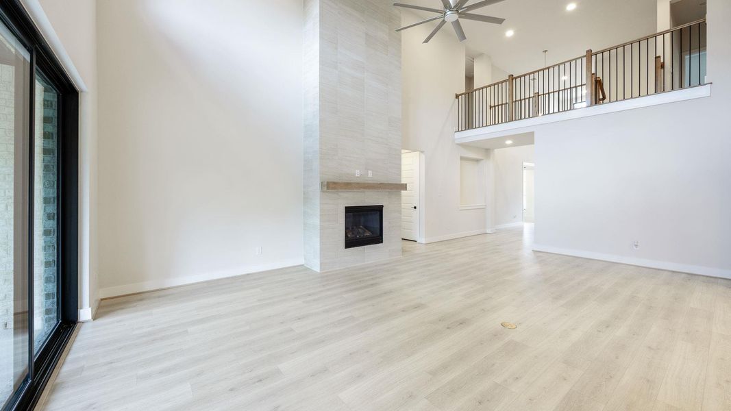 Spacious, unfurnished interior of a new home in Palmera Ridge, Leander (Image 9). Spacious, unfurnished interior of a new home in Palmera Ridge, Leander (Image 9).