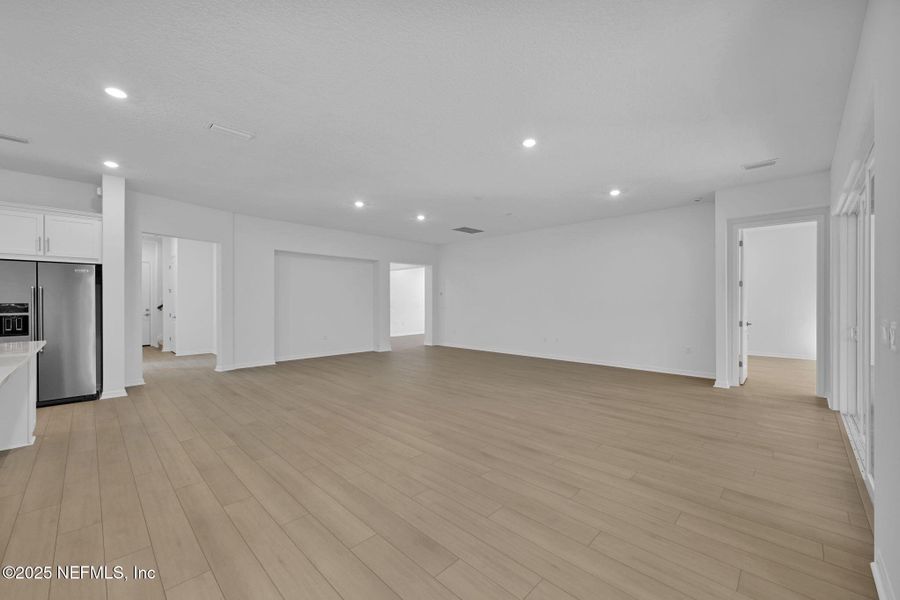Spacious, unfurnished interior of a new home in Del Webb Nocatee, Ponte Vedra (Image 36).