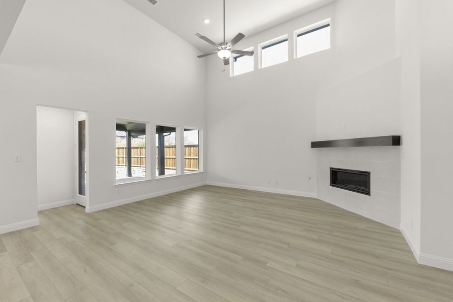 Spacious, unfurnished interior of a new home in The Reserve at Spiritas Ranch, Little Elm (Image 23). Spacious, unfurnished interior of a new home in The Reserve at Spiritas Ranch, Little Elm (Image 23).