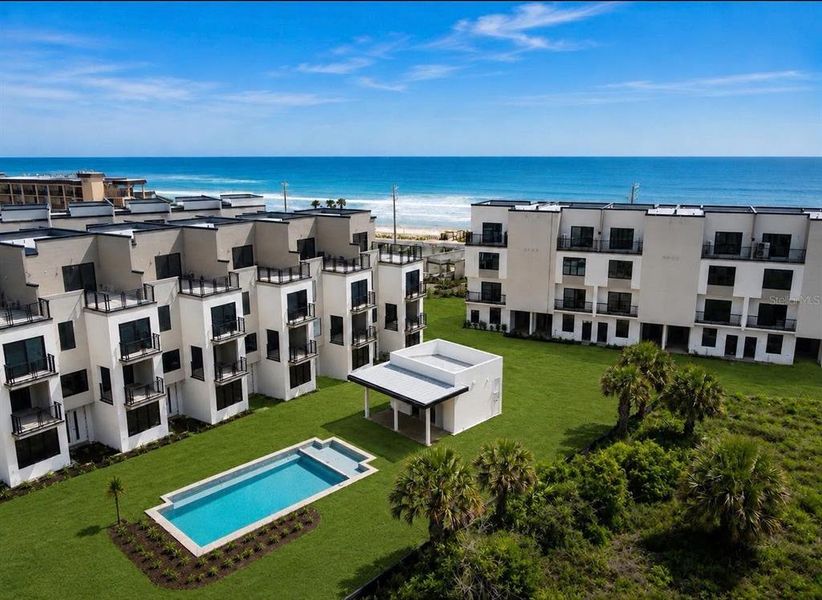 Condo located in Ormond Beach, FL showcasing its design and architecture (Image 4).