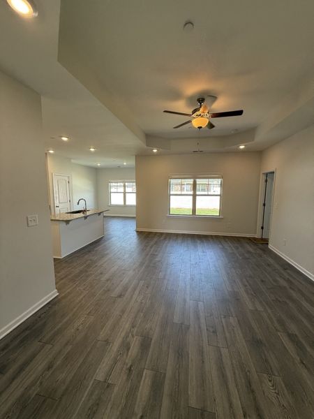 Spacious, unfurnished interior of a new home in Bradley Bend, Ashland City (Image 9).