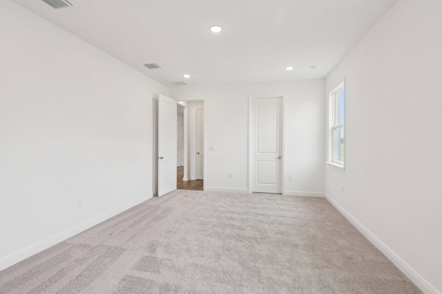 Representative unfurnished interior of a home built from the Naples by Maronda Homes in Coastal Communities, Edgewater (Image 25).