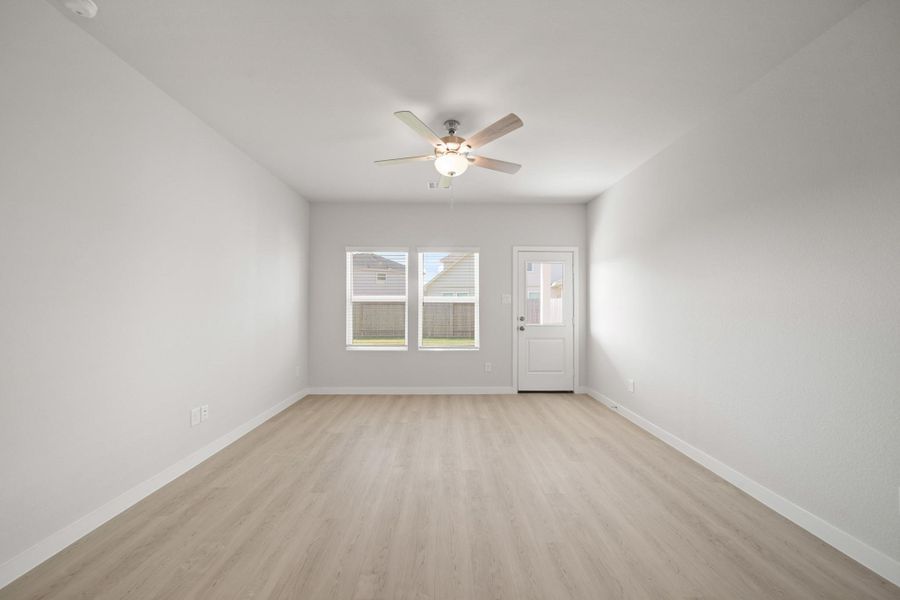 Spacious, unfurnished interior of a new home in Willow Trace 45' at Willow Trace, Spring (Image 18).