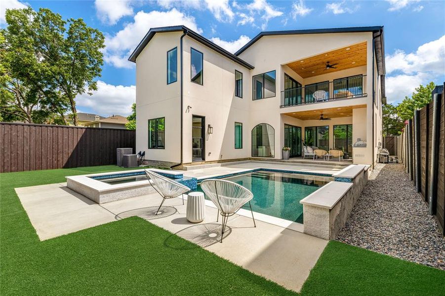 Exterior details and patio area of a home in , Dallas (Image 24).