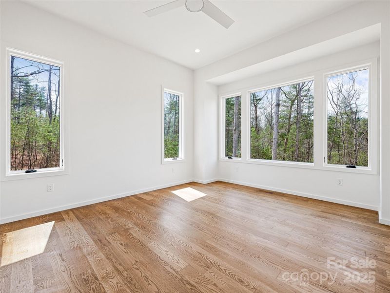 Spacious, unfurnished interior of a new home in , Asheville (Image 35).