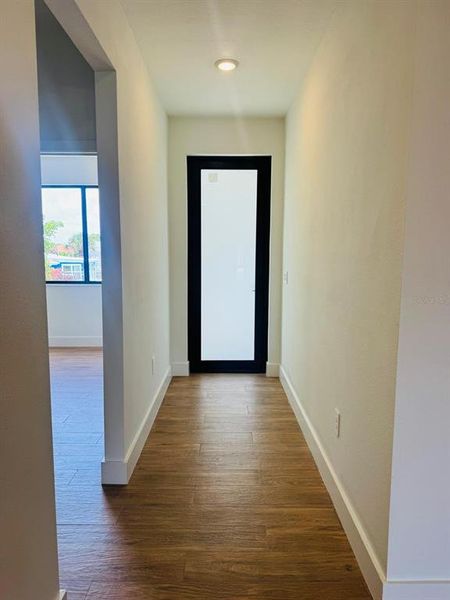 Spacious, unfurnished interior of a new home in , Punta Gorda (Image 6).