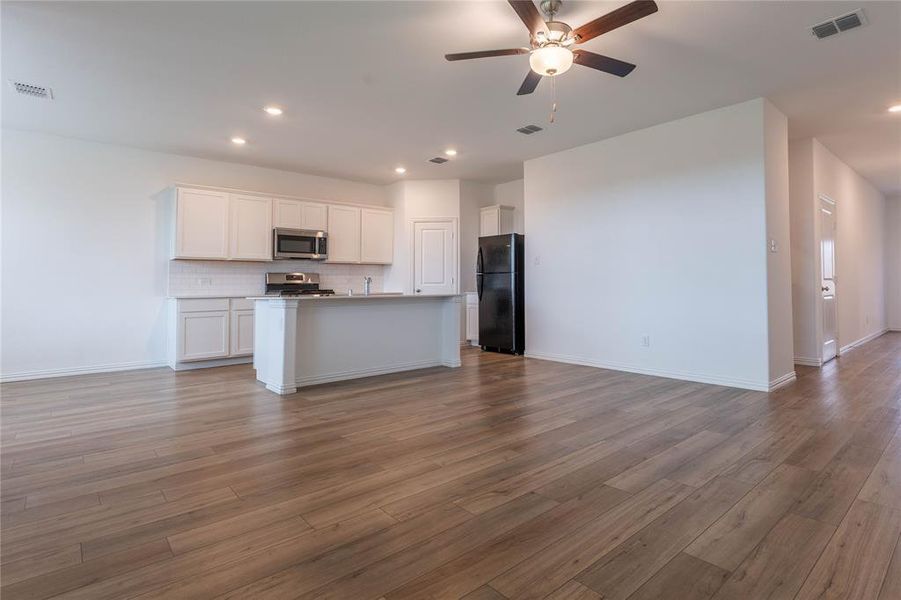 Spacious, unfurnished interior of a new home in , McKinney (Image 30).