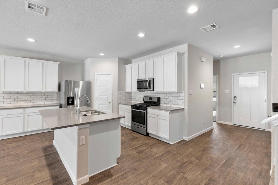 Furnished interior view inside a new home in , Anahuac (Image 5). Furnished interior view inside a new home in , Anahuac (Image 5).