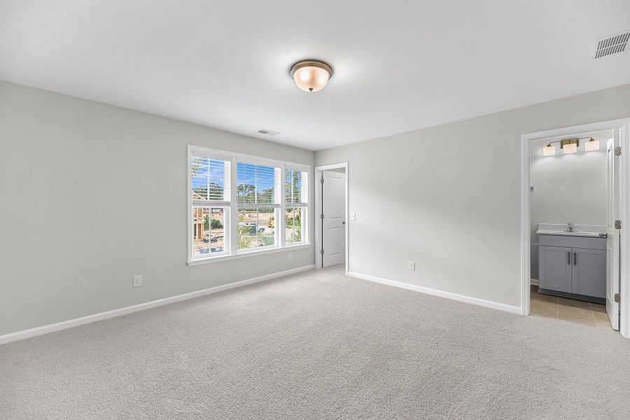 Spacious, unfurnished interior of a new home in Sweetgrass Station, Summerville (Image 33). Spacious, unfurnished interior of a new home in Sweetgrass Station, Summerville (Image 33).