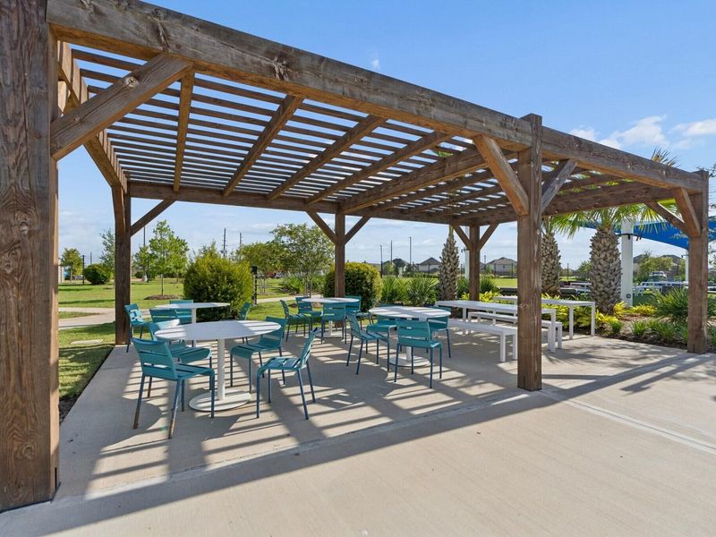 Community amenities in Sunterra, Katy (Image 28).