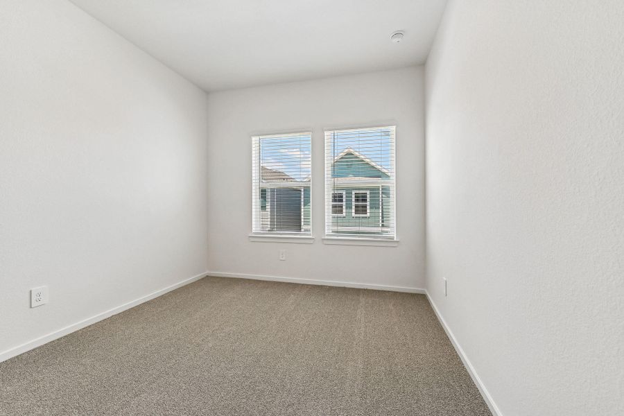Spacious, unfurnished interior of a new home in Kemah Crossing - City Series, Kemah (Image 31).