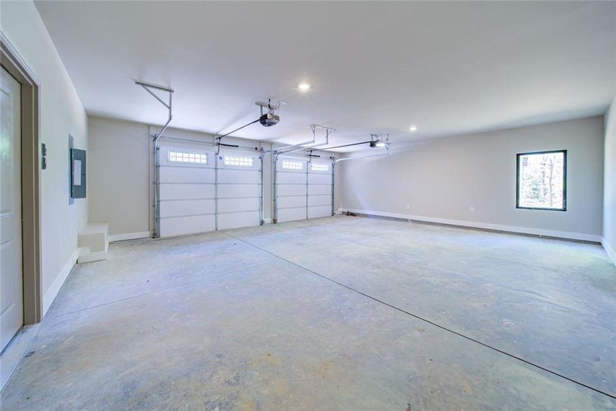 Spacious, unfurnished interior of a new home in , Dawsonville (Image 35).