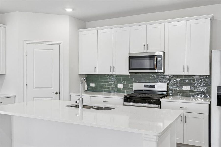 Furnished interior view inside a new home in Oak Ridge Park, Corinth (Image 9).