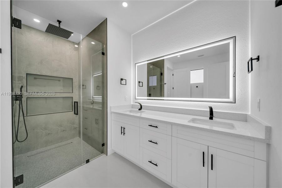 Furnished interior view inside a new home in , Cape Coral (Image 12).