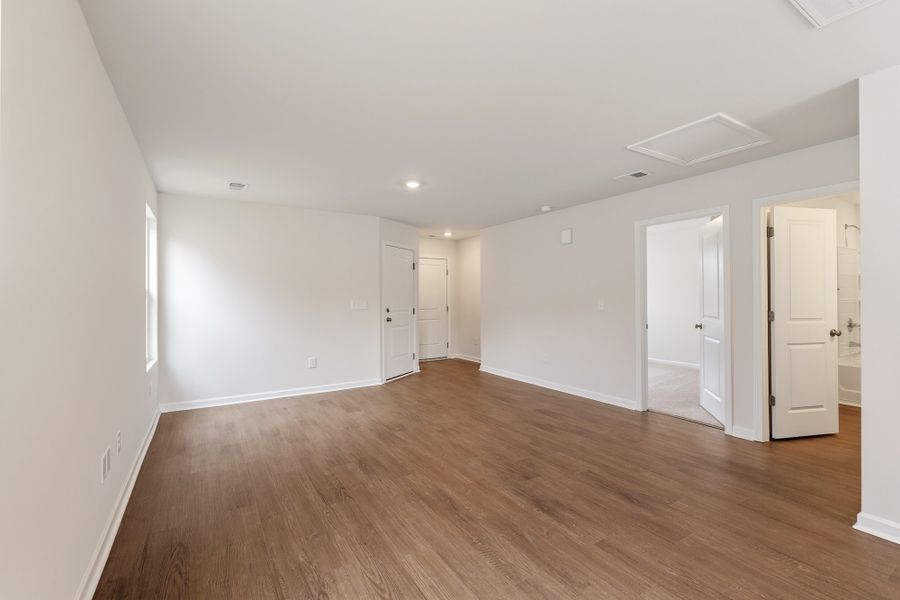 Spacious, unfurnished interior of a new home in Evergreen, Spartanburg (Image 10). Spacious, unfurnished interior of a new home in Evergreen, Spartanburg (Image 10).