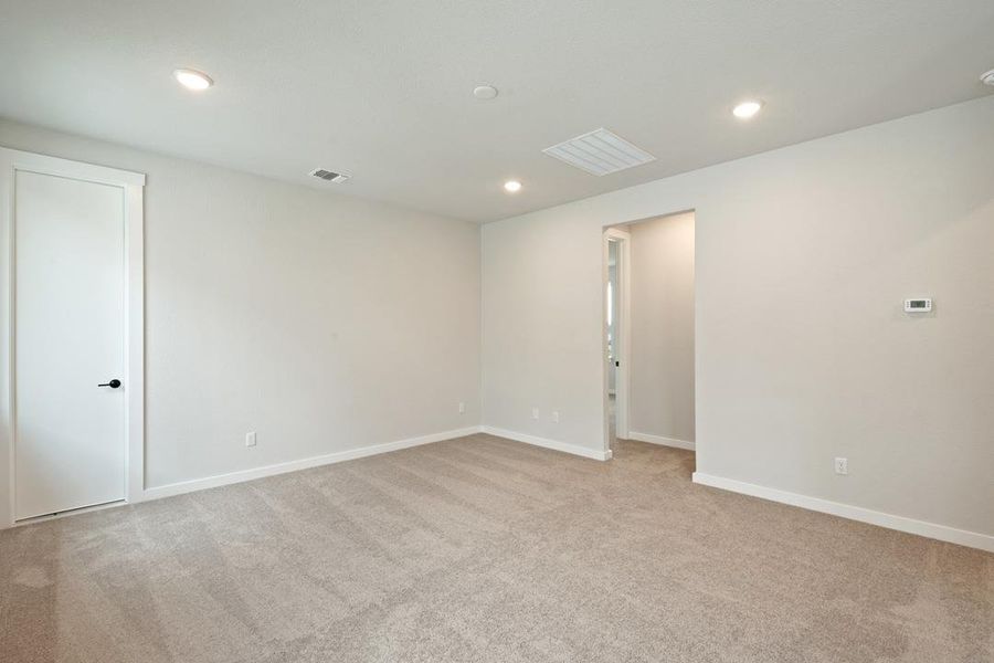 Spacious, unfurnished interior of a new home in Lariat, Liberty Hill (Image 18).