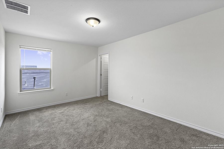 Spacious, unfurnished interior of a new home in Knox Ridge, Converse (Image 22).