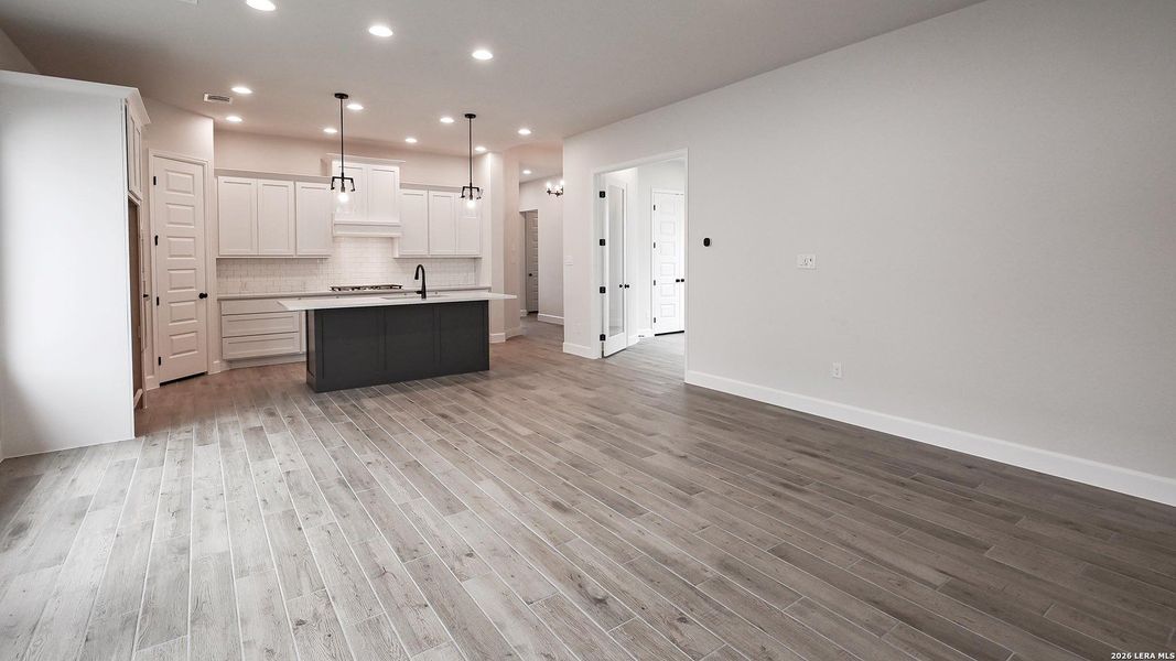 Spacious, unfurnished interior of a new home in Solms Landing, New Braunfels (Image 15).