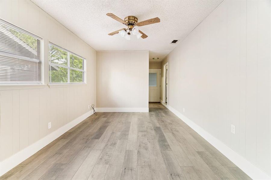 Spacious, unfurnished interior of a new home in , Paris (Image 6).