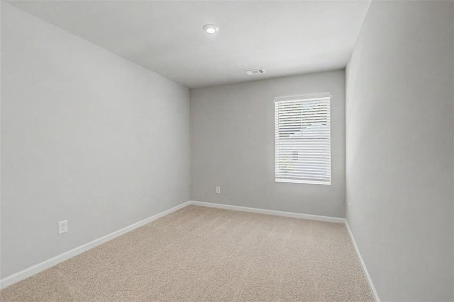 Spacious, unfurnished interior of a new home in Sawmill Creek, Austell (Image 23).