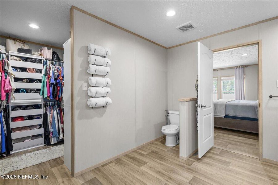 Furnished interior view inside a new home in , Palatka (Image 17).