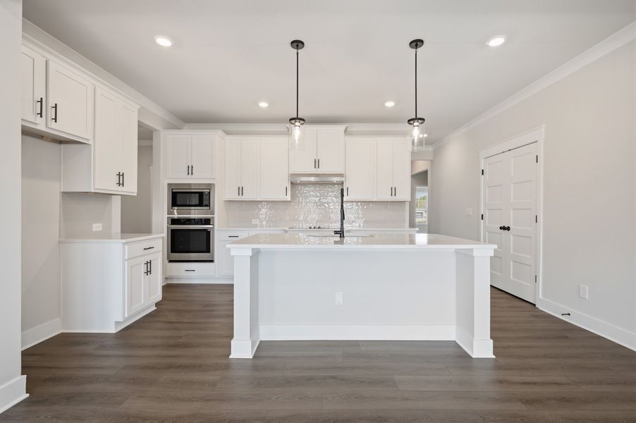 *Photo of example home. Selections & Features may differ from community. *Photo of example home. Selections & Features may differ from community.
