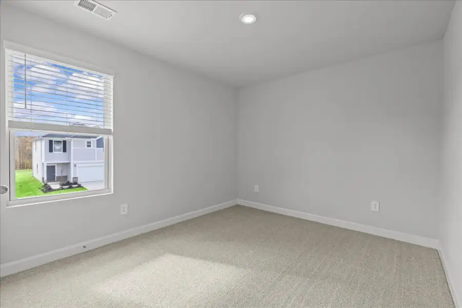 Spacious, unfurnished interior of a new home in Creek Ridge - Heritage Collection, Spartanburg (Image 16).