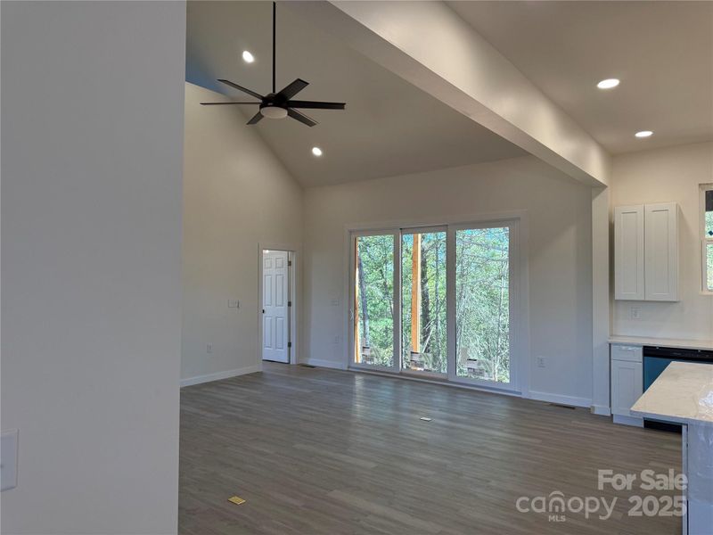 Living Room/Dining Area