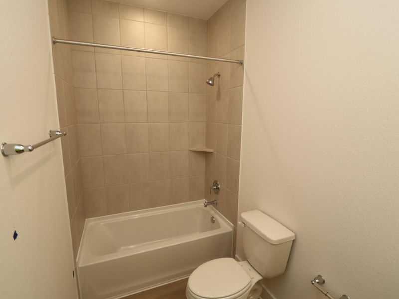 Furnished interior view inside a new home in Lago Mar, Santa Fe (Image 10). Furnished interior view inside a new home in Lago Mar, Santa Fe (Image 10).