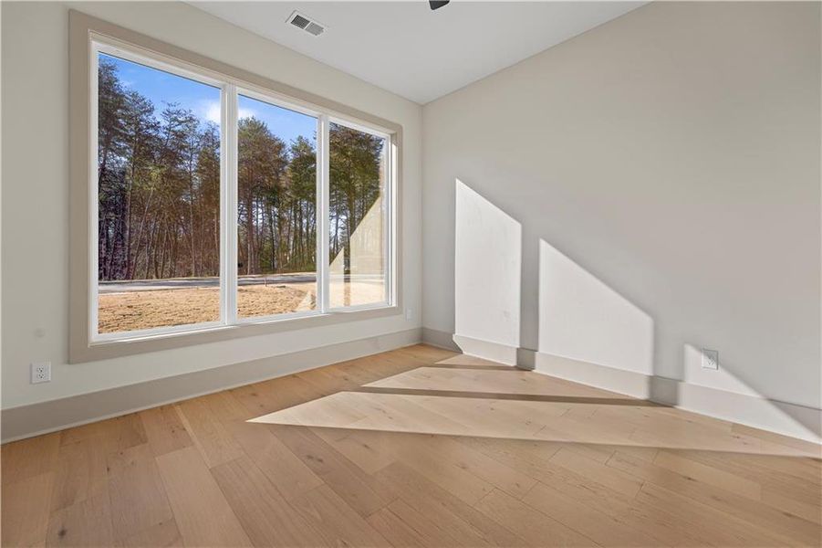 Spacious, unfurnished interior of a new home in , Gainesville (Image 20).