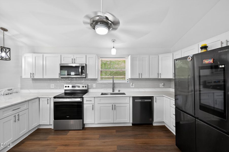 14_1696_James_Winston_Rd-Kitchen-7932