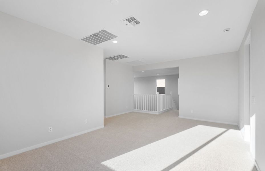 Spacious, unfurnished interior of a new home in Legado West, Queen Creek (Image 21). Spacious, unfurnished interior of a new home in Legado West, Queen Creek (Image 21).