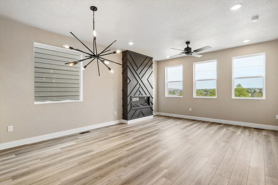 Spacious, unfurnished interior of a new home in Pony Park, Colorado Springs (Image 14).