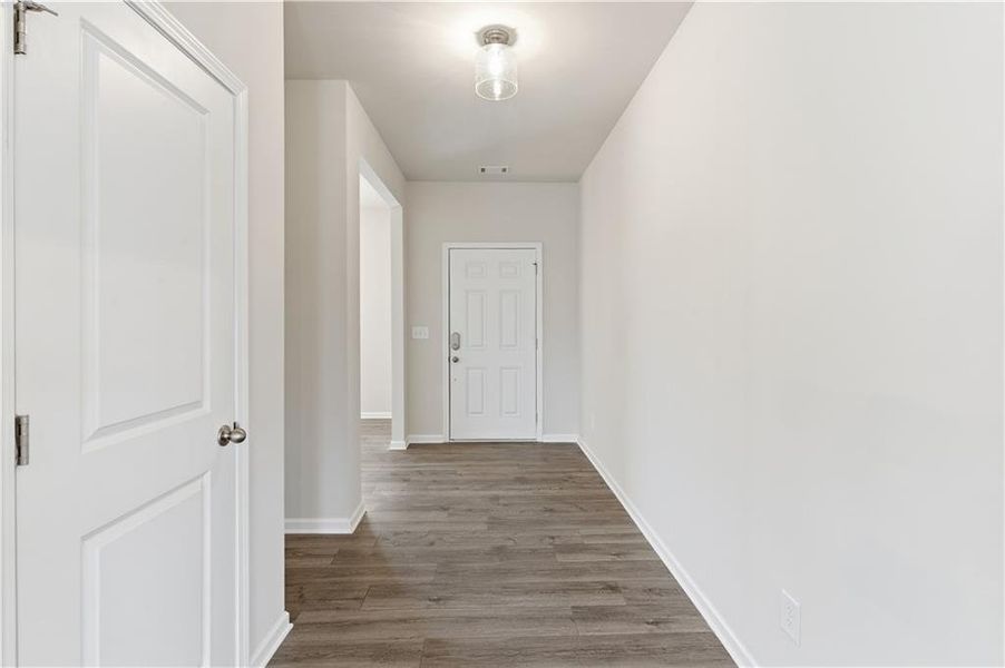 Spacious, unfurnished interior of a new home in The Reserve at Chapel Hill Phase II, Douglasville (Image 26).