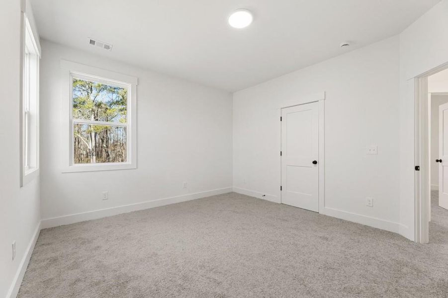 Spacious, unfurnished interior of a new home in Hillshire, Cumming (Image 14).