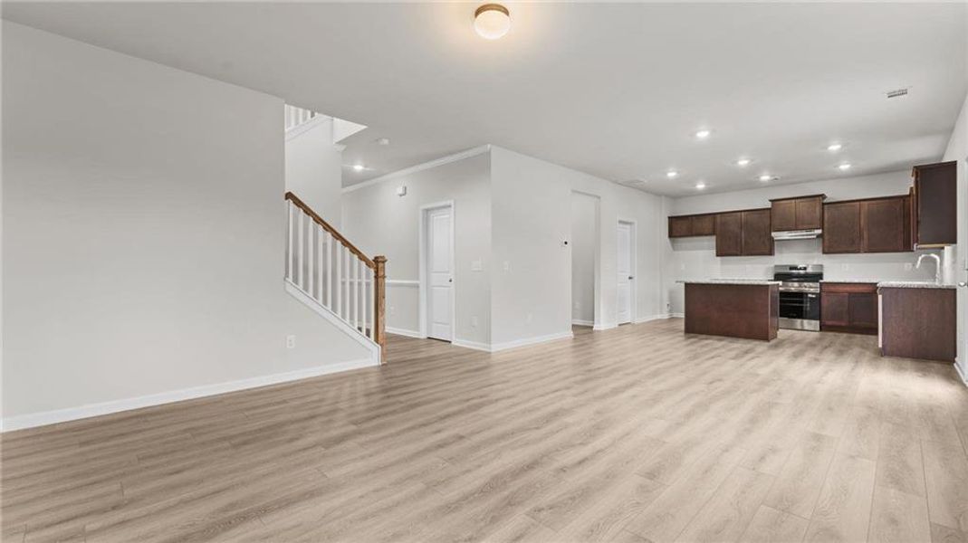Spacious, unfurnished interior of a new home in Hampton Ridge, Jefferson (Image 8).