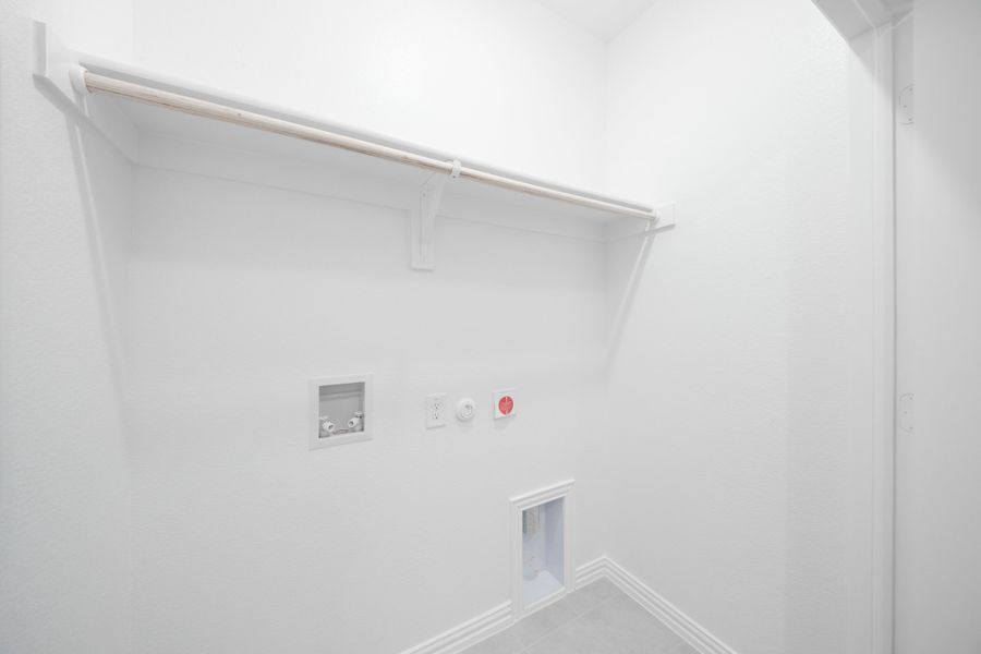 Spacious, unfurnished interior of a new home in Churchill, Anna (Image 10).