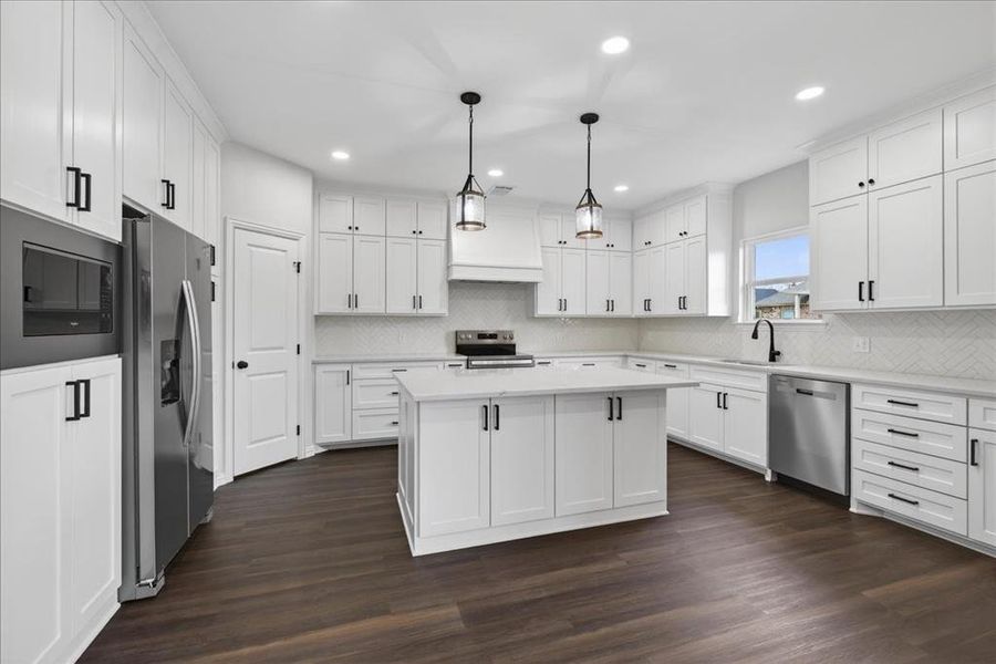 Furnished interior view inside a new home in , Mabank (Image 6).