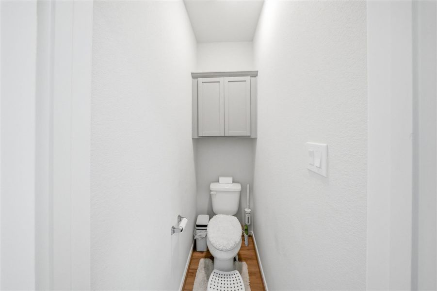 Furnished interior view inside a new home in Sierra Vista, Iowa Colony (Image 9).