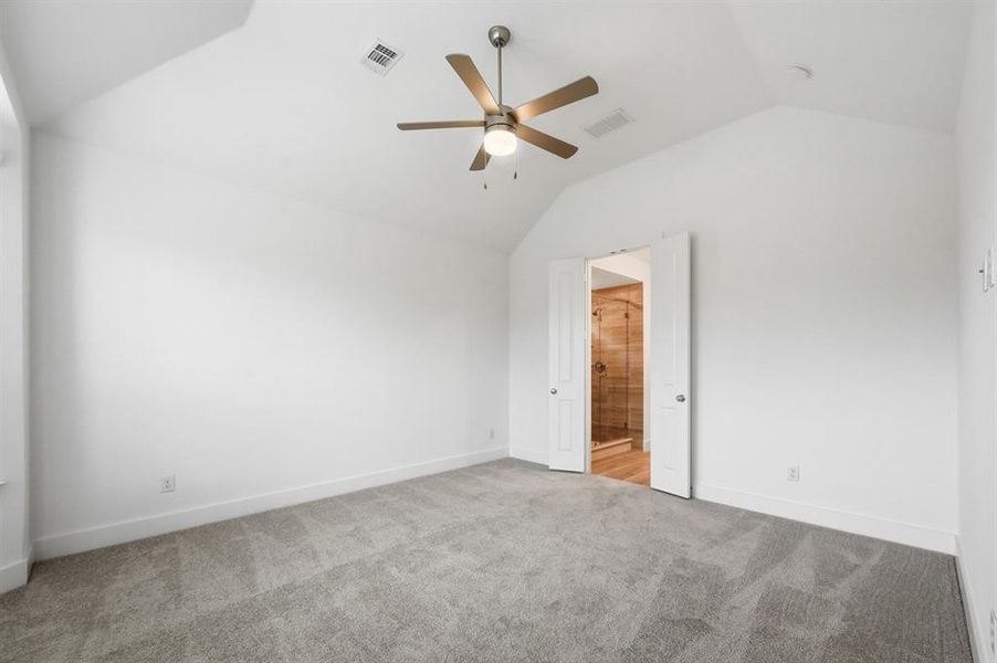 Spacious, unfurnished interior of a new home in Hillstead, Lavon (Image 15).