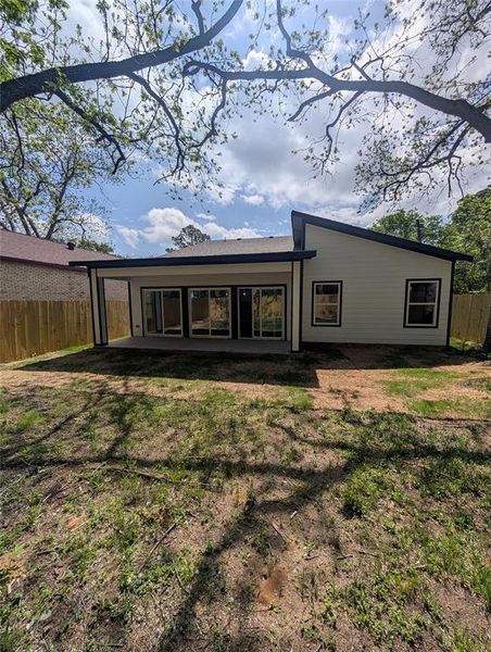 Exterior details and patio area of a home in , Dallas (Image 3).