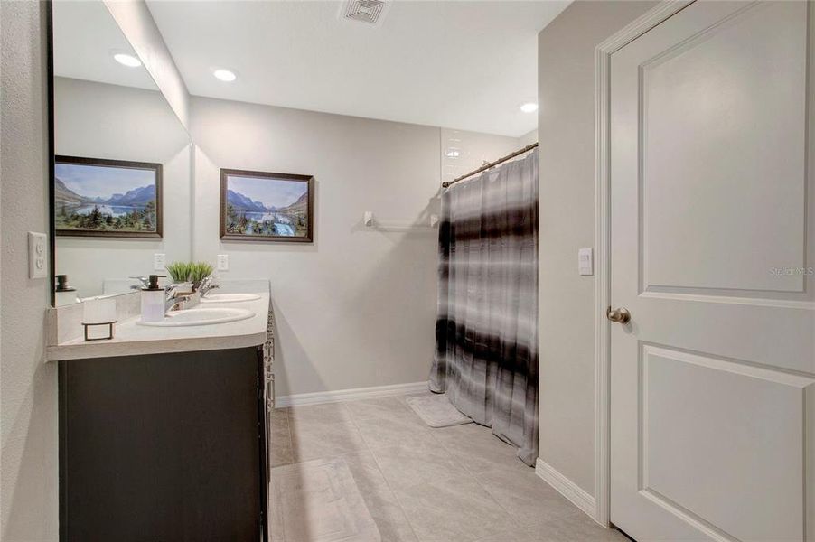 Furnished interior view inside a new home in River Park, Temple Terrace (Image 43).