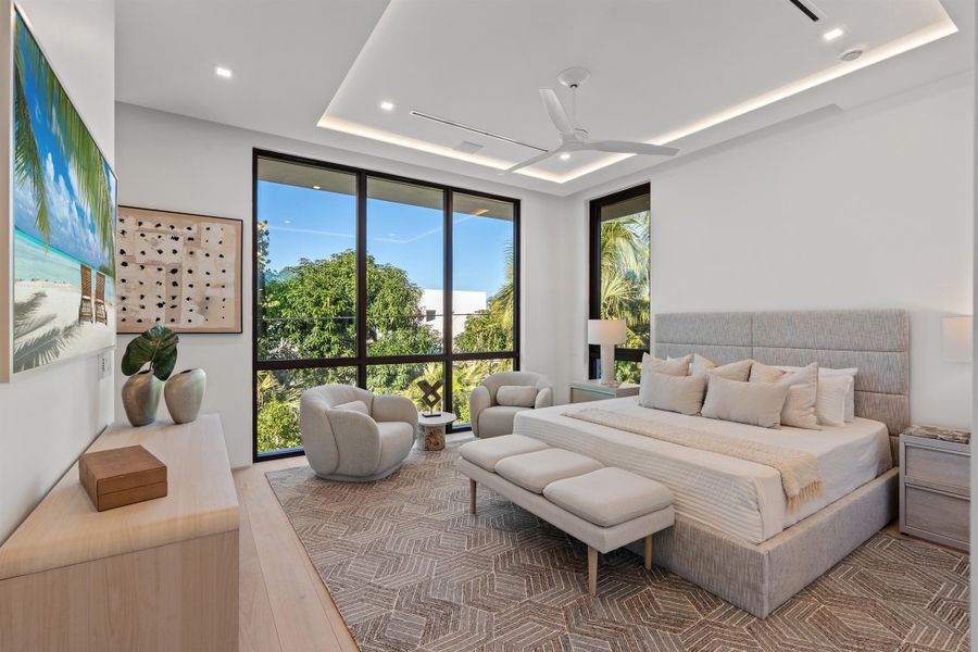 PRIMARY_BEDROOM_LOOKING_OUT_DT