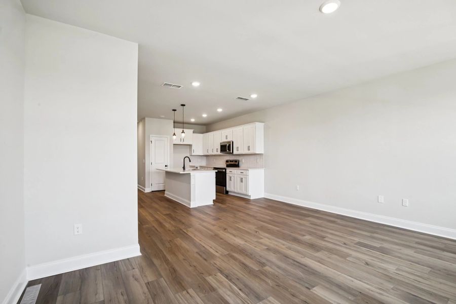 Spacious, unfurnished interior of a new home in Promenade at Clari Park, Murfreesboro (Image 18).
