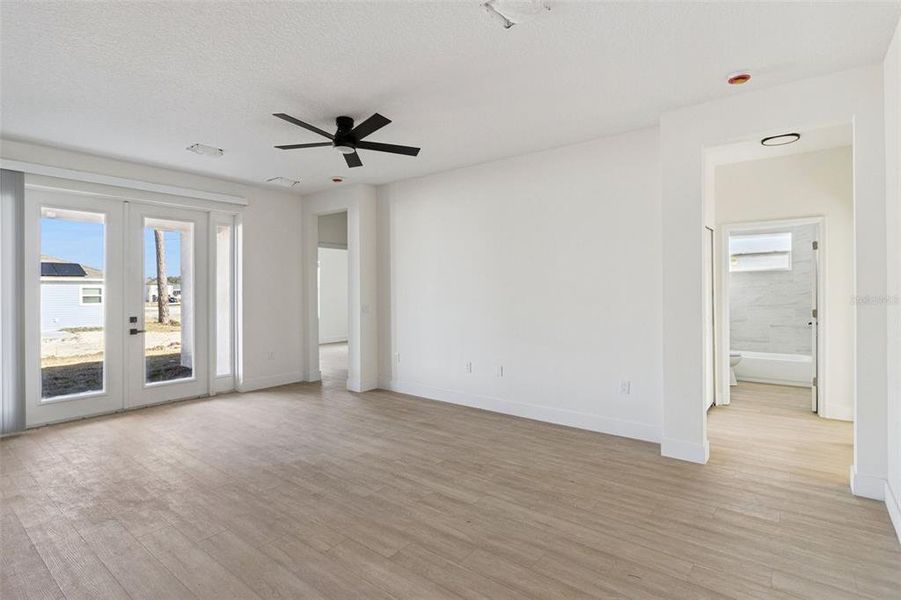 Spacious, unfurnished interior of a new home in , Kissimmee (Image 20).