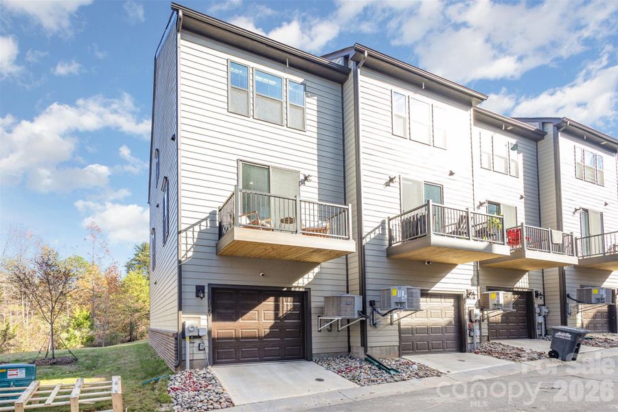 Exterior details and patio area of a home in , Charlotte (Image 3).